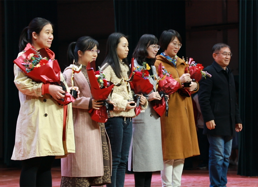 石家莊精英中學(xué)慶祝三八女神節(jié)暨第一學(xué)期教育教學(xué)工作總結(jié)表彰大會(huì)隆重召開